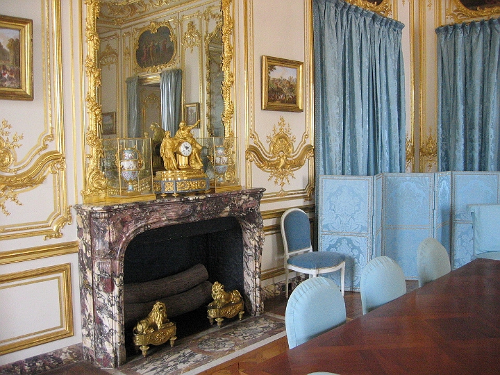 136 Versailles Louis XVI chambers tour.jpg